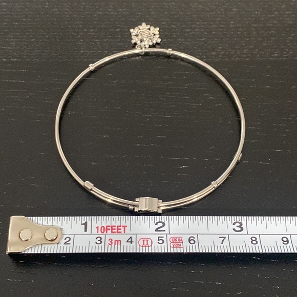 Harley-Davidson Silver Holiday Snowflake Charm Bangle Adjustable Bracelet - Picture 5 of 6